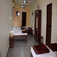 AC FAMILY ROOM ( 6 BEDDED ) PER PAX